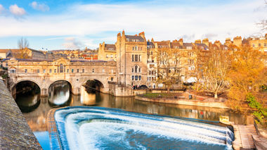 Summers day in Bath overlooking the Pulteney Bridge, United Kingdom
