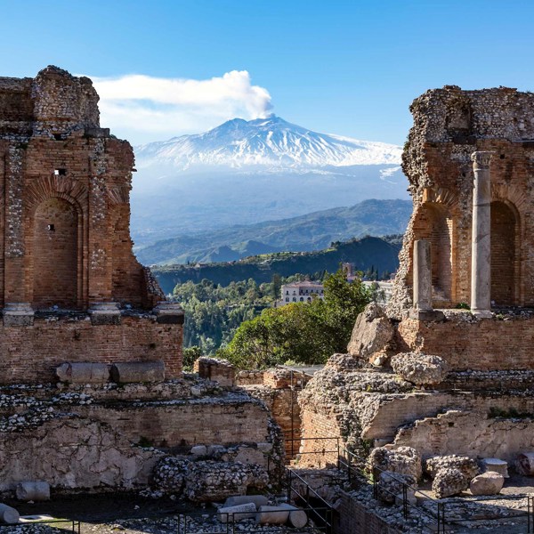 10-Day Southern Italy and Sicily Tour from Rome: Sorrento, Taormina and Palermo | 1 Country and 9 Cities | 9 Breakfasts, 5 Dinners