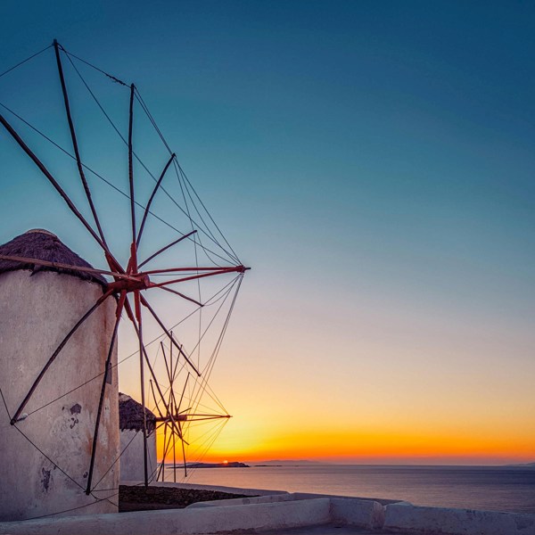 12-Day Greece Tour with Greek Island Cruise from Athens: Delphiand Santorini | 2 Countries and 14 Cities | 11 Breakfasts, 3 Lunches, 8 Dinners