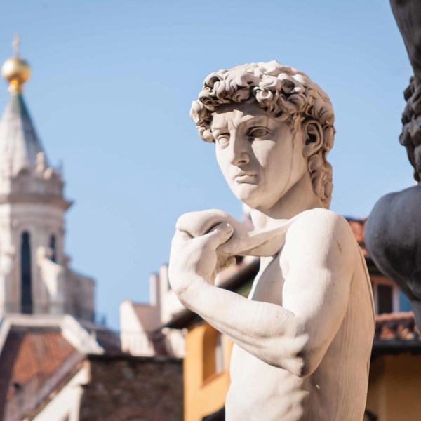 10-Day 2 Countries Italian Scene Winter Tour from Rome: Vatican, Venice, Varese, Pisa and Florence