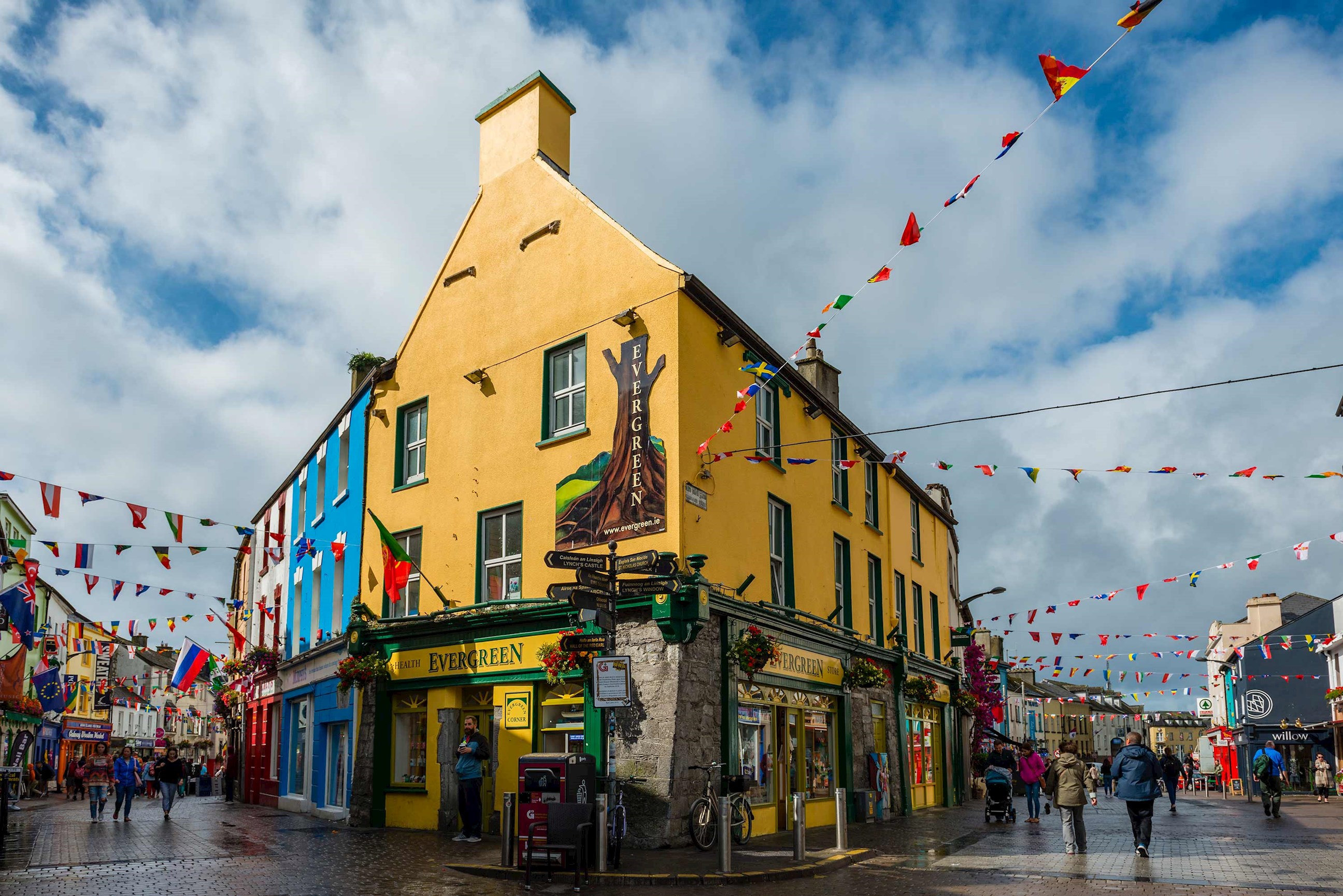 Walking tour and dinner in Galway, Ireland