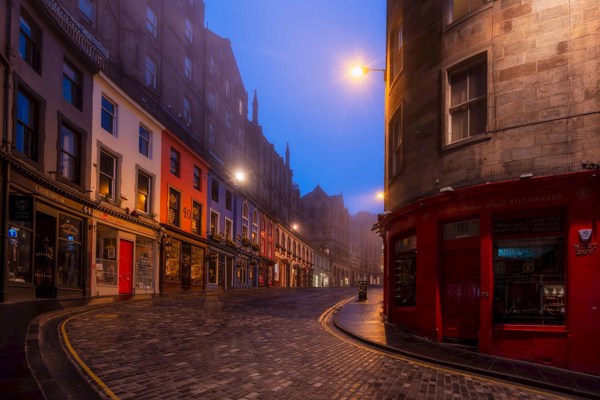 Enjoy a ghost walk and drink in Edinburgh, Scotland