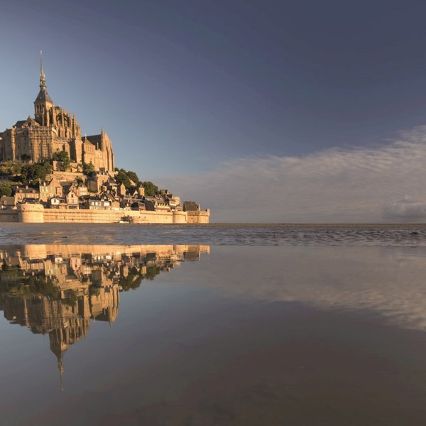 8-Day France Guided Tour from Paris: From the City of Light to Infamous Cemeteries