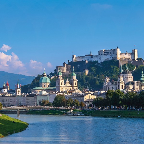 12-Day Guided Tour Along Scenic Country Roads to enjoy Bavaria, Switzerland & Austria Dazzle from Vienna: Salzburg, Munich, Innsbruck and Lucerne