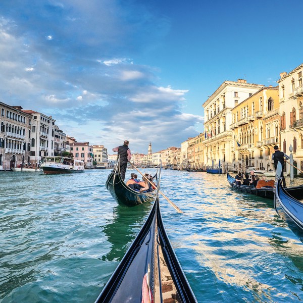 11-Day European Dream Summer Tour from Venice: Rome, Florence, Lucerne and Paris | Classic Group | 4 Countries and 9 Cities | 10 Breakfasts, 2 Lunches & 3 Dinners