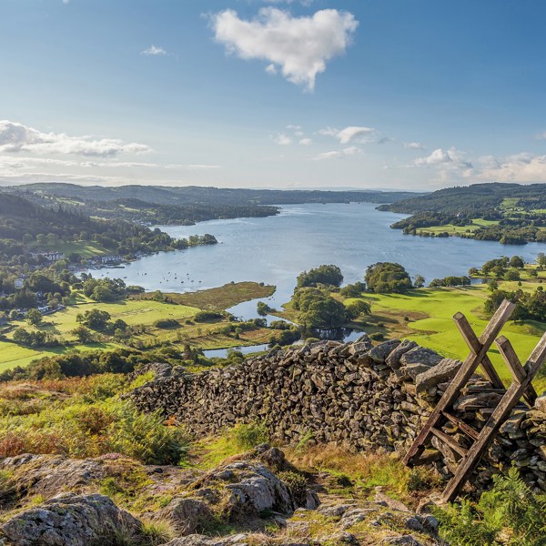 12-Day Guided Tour of Scotland & England to Walk In the Footsteps of British Legends from Edinburgh: Windermere, York, Bath and London