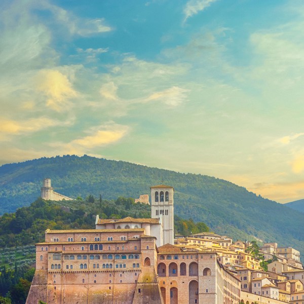 9-Day Country Roads of Umbria & Tuscany Summer Tour from Rome: Perugia, San Gimignano and Florence | Classic Group | 2 Countries and 11 Cities | 8 Breakfasts, 1 Lunch & 4 Dinners