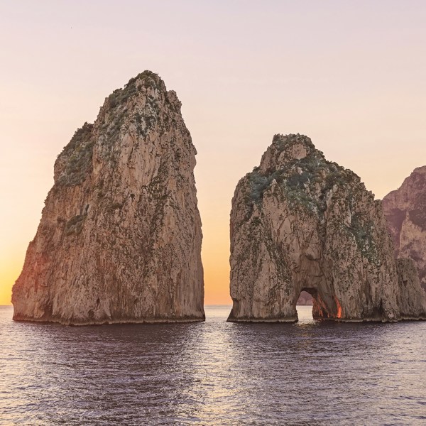 11-Day Treasures of Italy Summer Tour from Rome: Sorrento, Capri, Florence and Venice | Classic Group | 2 Countries and 10 Cities | 10 Breakfasts & 5 Dinners