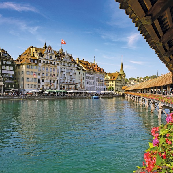 14-Day Guided Tour to Explore the Rural Wonders of Switzerland from Zürich: Lucerne, Stanserhorn, Montreux, Zermatt, Lugano and Grindelwald