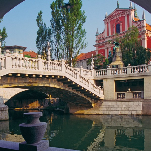 14-Day Splendid Europe Summer Tour from Rome: Venice, Ljubljana, Vienna, Lucerne and Amsterdam | Classic Group | 8 Countries and 13 Cities | 13 Breakfasts & 5 Dinners