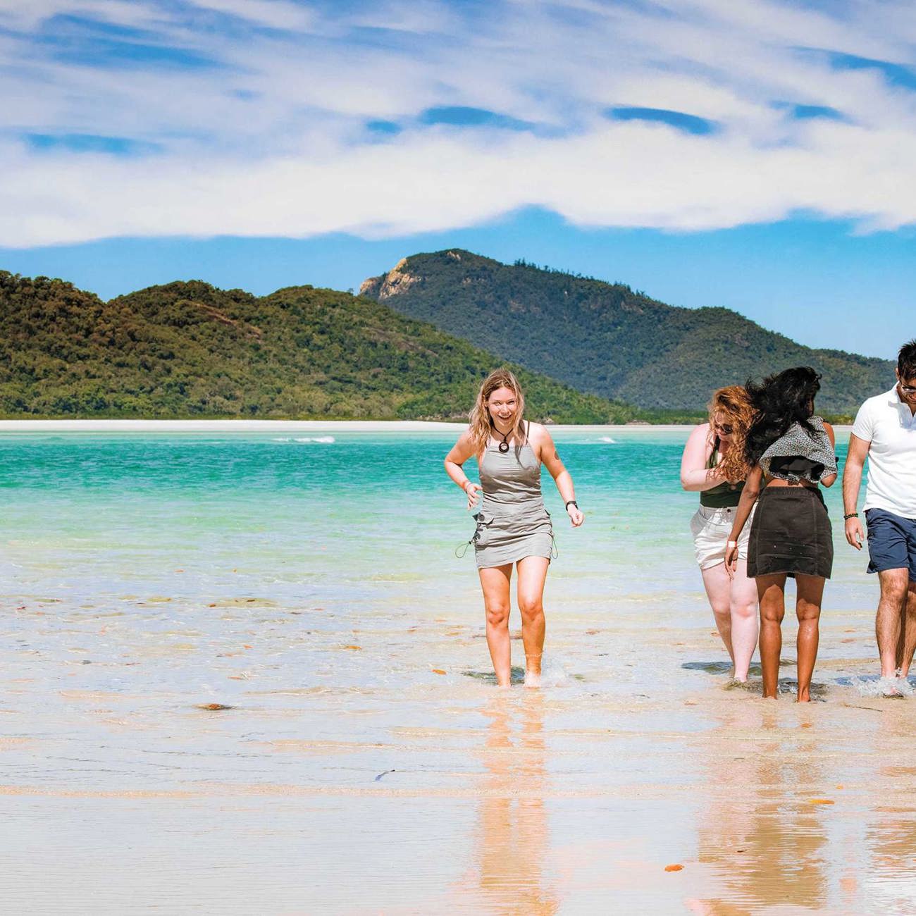 16-Day Australia Tour Without Sailing: Sydney, Byron Bay, Noosa Everglades, Airlie Beach, Magnetic Island and Cairns