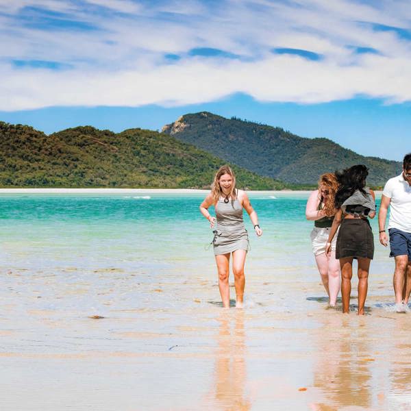 16-Day Australia Tour Without Sailing: Sydney, Byron Bay, Noosa Everglades, Airlie Beach, Magnetic Island and Cairns