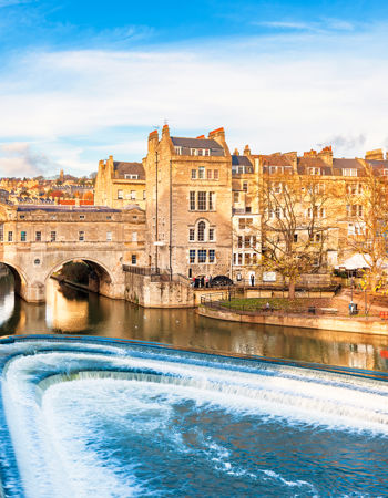 Summers day in Bath overlooking the Pulteney Bridge, United Kingdom